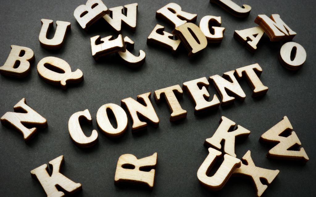 Content marketing turismo 2025 - strategia per battere Airbnb e OTA con contenuti e blog per strutture ricettive